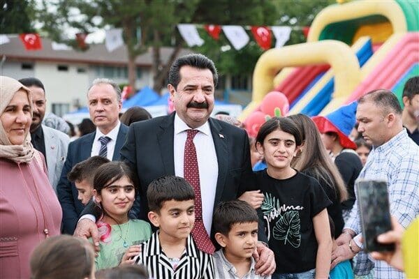 Pamukkale Belediyesi tarafından düzenlenen ‘Pamukkale Belediyesi 23 Nisan Çocuk Şenliği’nde
