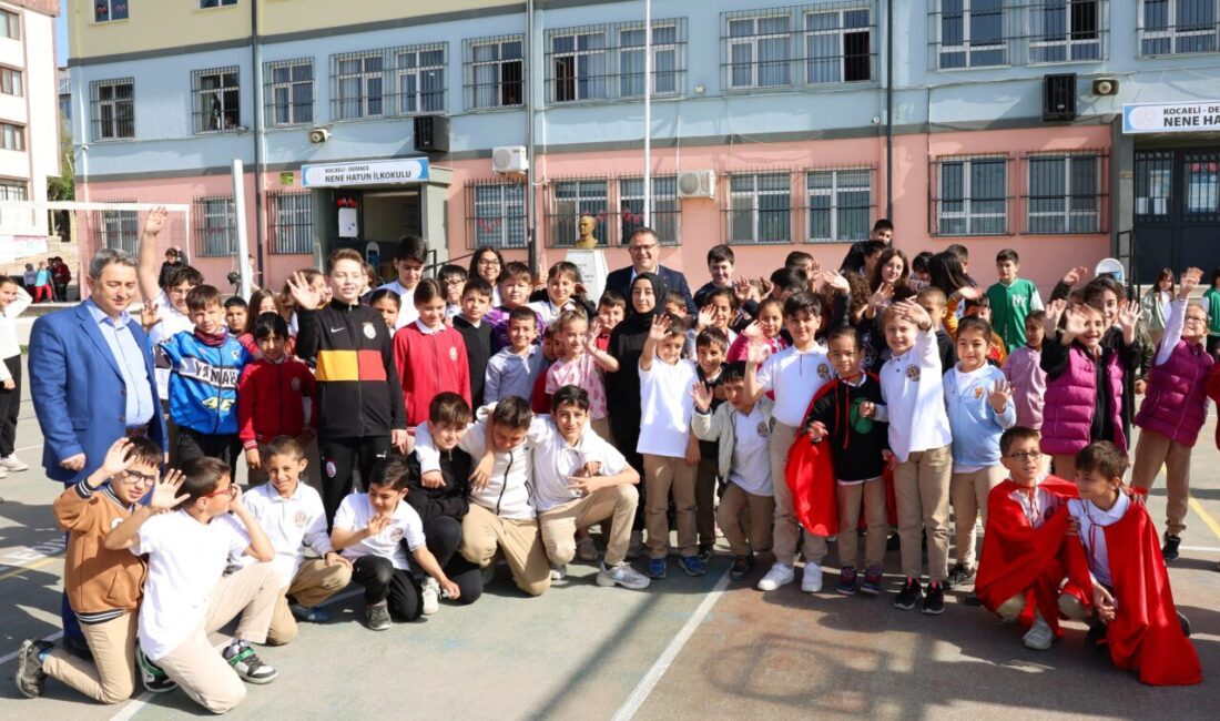 Eğitime verdiği önem doğrultusunda çalışmalarına yön veren Derince Belediye Başkanı