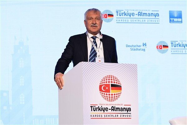 İstanbul Kongre Merkezi’nde gerçekleştirilen ve moderatörlüğünü İstanbul Belediye Başkan Vekili