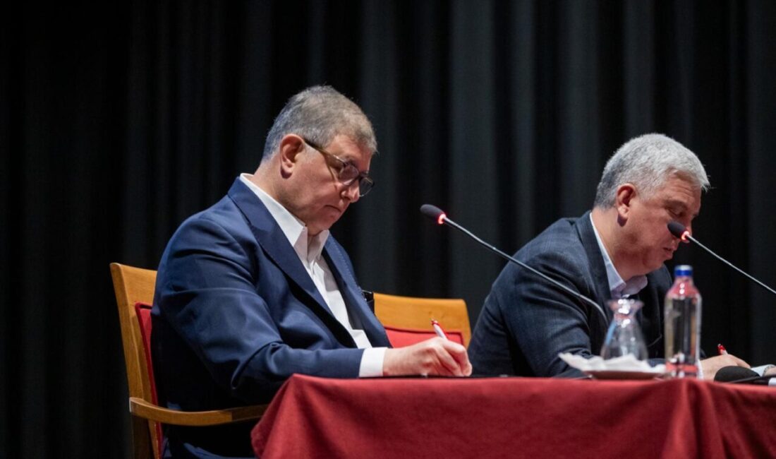 İzmir Büyükşehir Belediye Başkanı Dr. Cemil Tugay, Bergama Kültür Merkezi’nde
