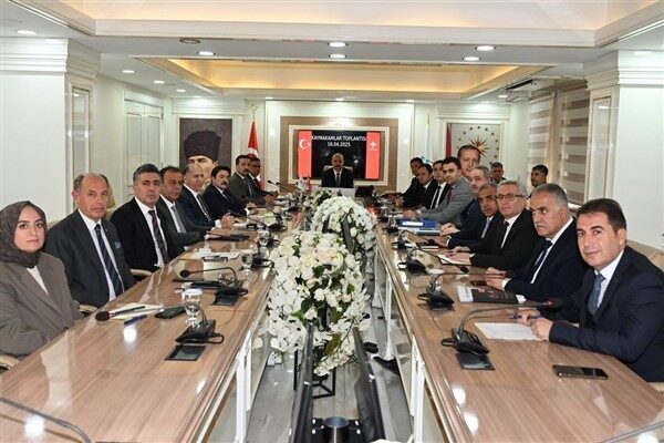 Toplantıda; KÖYDES projeleri, eğitim, sağlık, tarım, kültür turizm ve gençlik