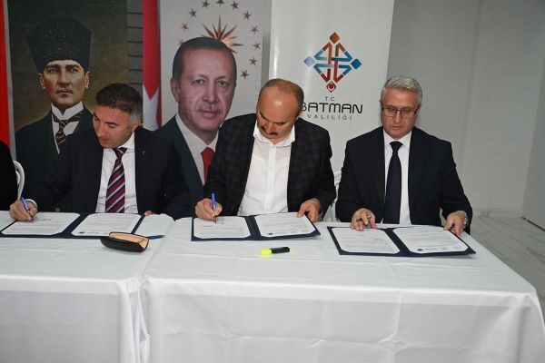 İl Milli Eğitim Müdürü Yaşar Ciğer ve Batman Üniversitesi Rektörü