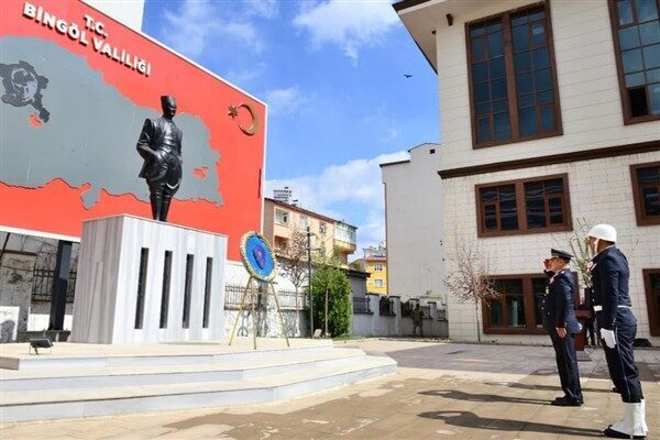 Yapılan açıklamada, Türk Polis Teşkilatı'nın halkın huzur ve güvenliğini sağlamak,