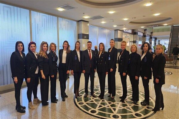 Bursa BUSADER Yöneticileri, Hatay Samandağ İlkokulu öğrencileri ile birlikte Anıtkabir