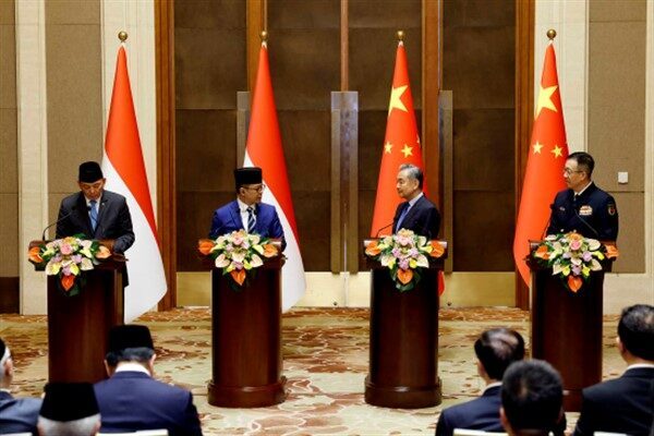 Çin Dışişleri Bakanı Wang Yi, Çin-Endonezya dışişleri ve savunma bakanları