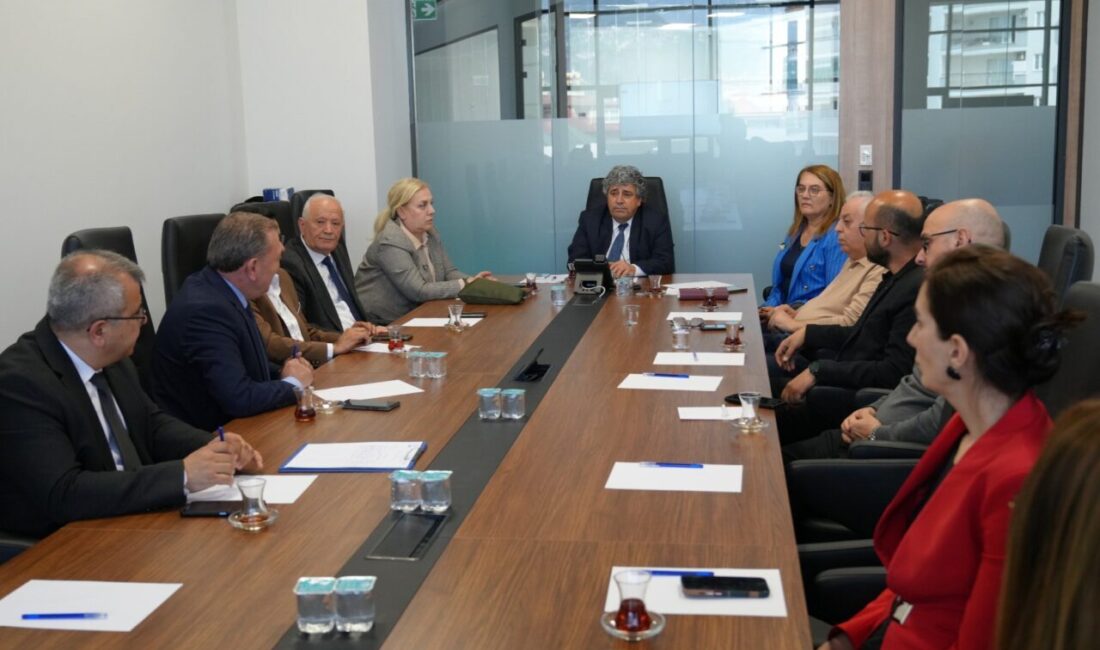 Alanya Belediyesi’ndeki toplantıya Belediye Başkan Yardımcısı Hasan Servet Ünlü, Alanya
