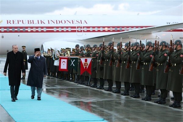 Cumhurbaşkanı Erdoğan, Türkiye'yi ziyaret eden Endonezya Cumhurbaşkanı Prabowo Subianto'yu Esenboğa