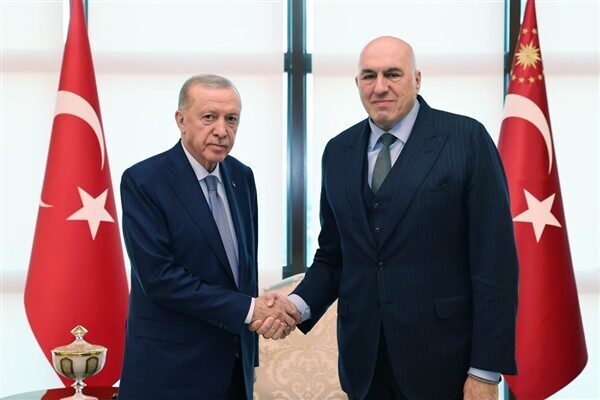 Cumhurbaşkanı Erdoğan, İtalya Savunma Bakanı Guido Crosetto'yu AK Parti Genel