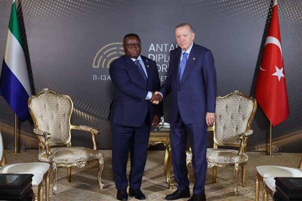Cumhurbaşkanı Erdoğan, Antalya Diplomasi Forumu için Türkiye’de bulunan Sierra Leone