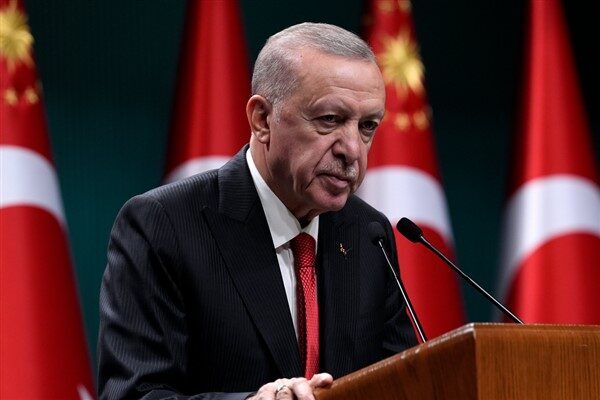 Cumhurbaşkanı Recep Tayyip Erdoğan, Paskalya Bayramı dolayısıyla mesaj paylaştı. Cumhurbaşkanı