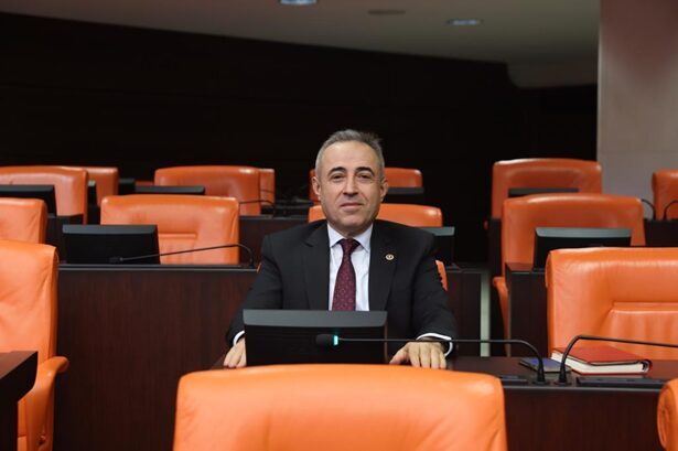 Karatutlu, depremin ardından yalnızca barınma değil, sosyal yaşam alanlarının da