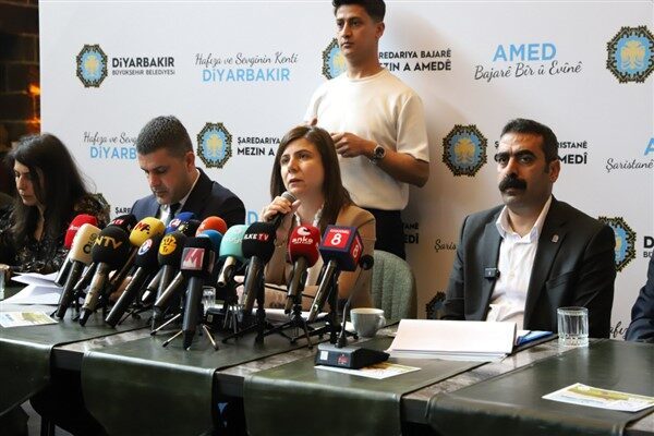 Diyarbakır Büyükşehir Belediyesi, düzenlediği basın toplantısıyla 1 yıllık faaliyet raporunu