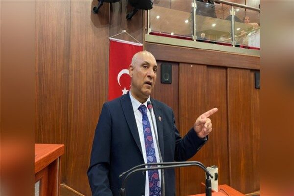 8 Nisan Dünya Romanlar Günü vesilesiyle bir konuşma yapan CHP’li