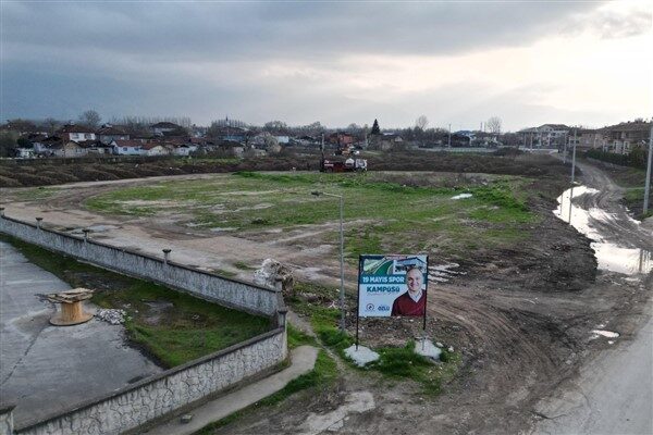 Spor Toto Genel Müdürlüğü ile yapım protokolünün imzalandığını hatırlatan Düzce