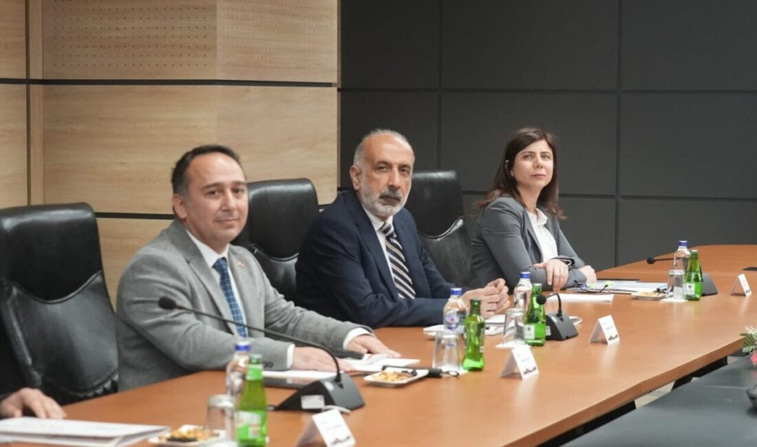 Karacadağ Kalkınma Ajansı Yönetim Kurulu Toplantısı, ajansın Diyarbakır’daki hizmet binasında