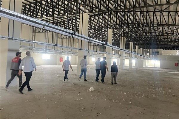 Eş Başkan Uçuk, ilçede sürdürülen kilit parke taşı döşeme çalışmalarını,