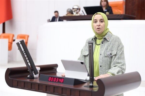 Ziyaretin ardından yaptığı açıklamada Esen, içeride tanık olduğu tabloyu “vicdanları
