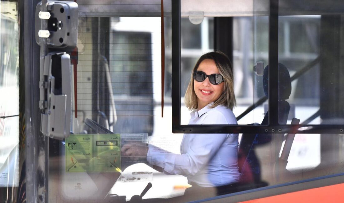 İzmir Büyükşehir Belediyesi, toplumsal cinsiyet eşitliğini desteklemek ve toplu ulaşım