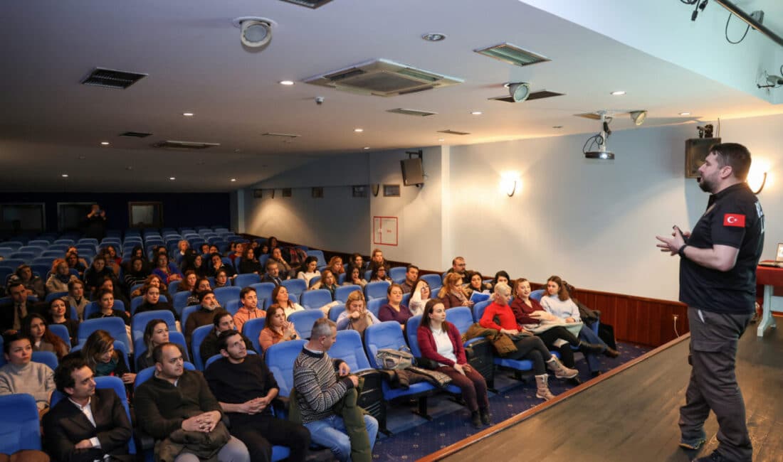 Programda madde bağımlılığıyla mücadele ve ailelerin bu konudaki sorumlulukları ele