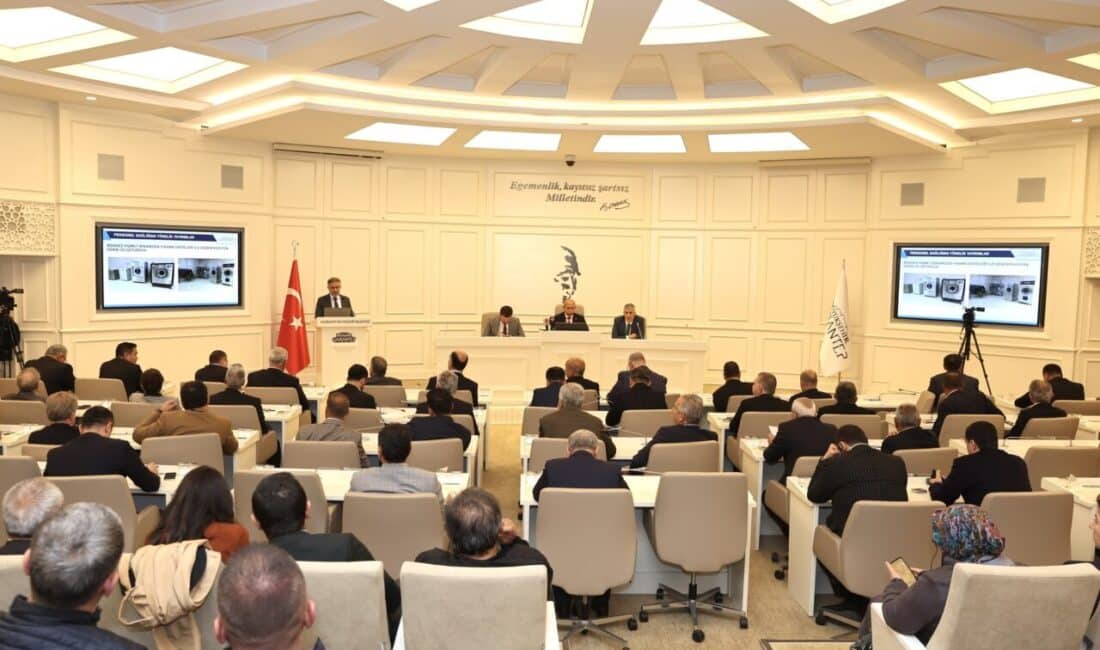 Toplantıda, görev süresi sona eren encümen ve komisyon üyeleri için
