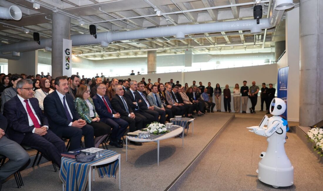 Müzeyyen Erkul Gaziantep Bilim Merkezi’nde yapılan etkinlikte Büyükşehir Belediye Başkanı