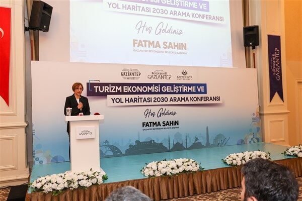 Programa Gaziantep Büyükşehir Belediye Başkanı Fatma Şahin, Gaziantep Valisi Kemal