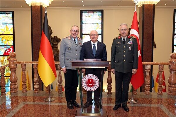 Genelkurmay Başkanı Orgeneral Metin Gürak, resmi davetlisi olarak Ankara’da bulunan