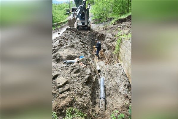 Fen İşleri Müdürlüğü tarafından; Fevziçakmak Mahallesi Şen Sokak’ta yol tamiratı,