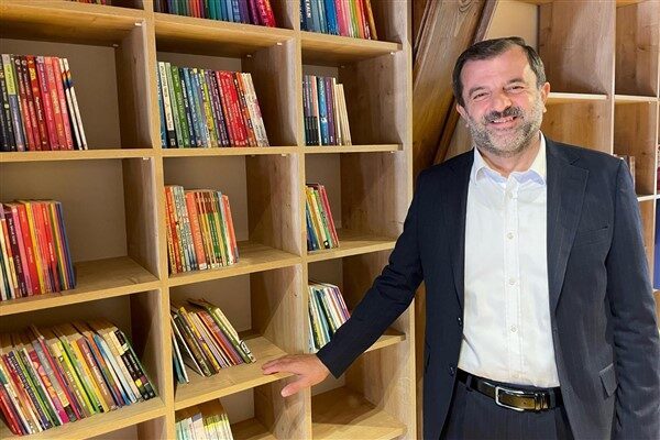 On binden fazla kitap bağışı yapılırken, yüzlerce akıl ve zeka