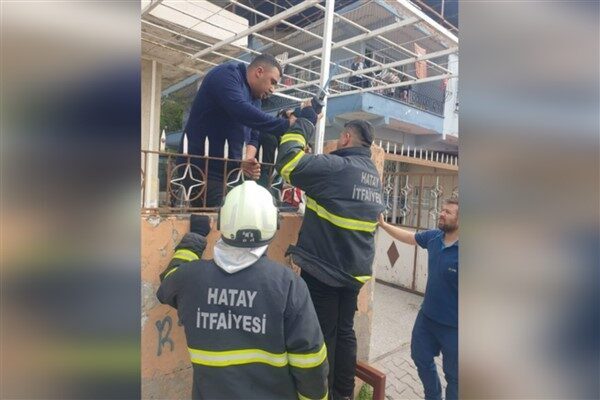Hatay’ın Antakya ilçesi Hacı Ömer Alpagot Mahallesi’nde oyun oynarken dengesini