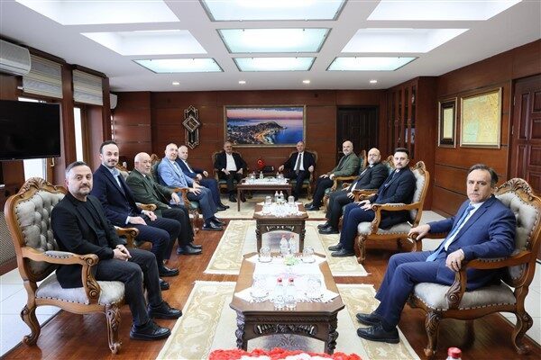 Giresun programına, Vali Mehmet Fatih Serdengeçti’yi makamında ziyaret ederek başlayan