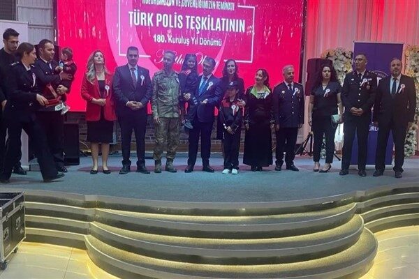 Iğdır İl Emniyet Müdürlüğü'nün ev sahipliğinde gerçekleşen programa, Iğdır Valisi