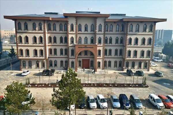 Daha önce Vergi Dairesi binasında bulunan bu hizmet noktası, 08