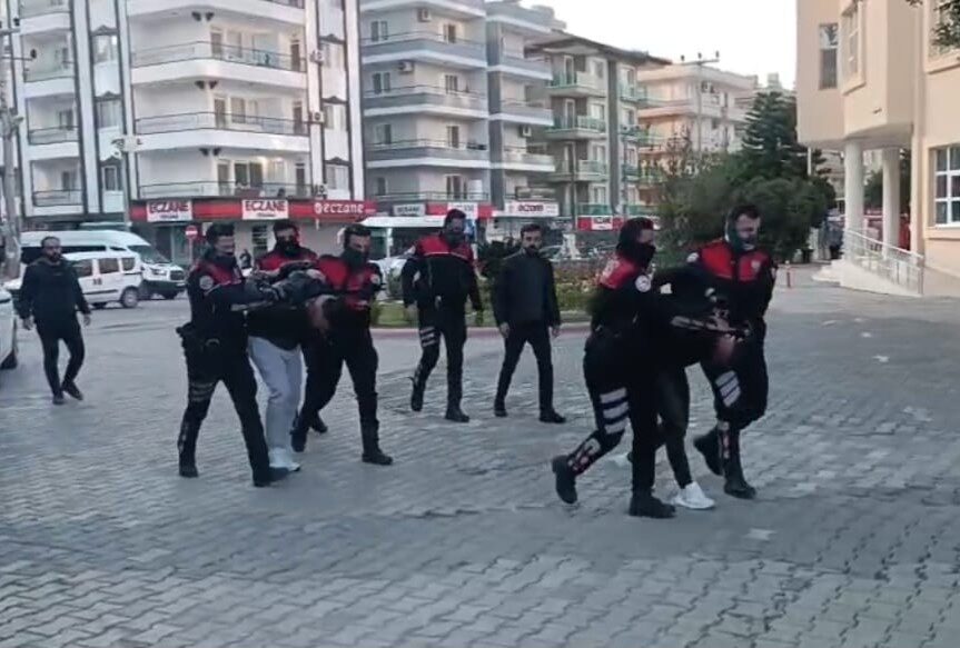Hatay Emniyet Müdürlüğü ekiplerinin çalışmasıyla İskenderun'un Savaş Mahallesi'nde meydana gelen