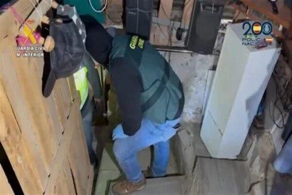 Üç kat yer altında bulunan poligonun, uyuşturucu çetelerine tedarik edilen