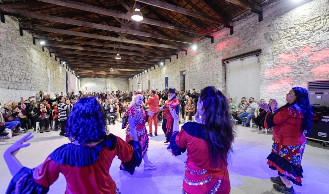 İzmir’de yaşayan Roman vatandaşlar, 8 Nisan Dünya Romanlar Günü’nü İzmir