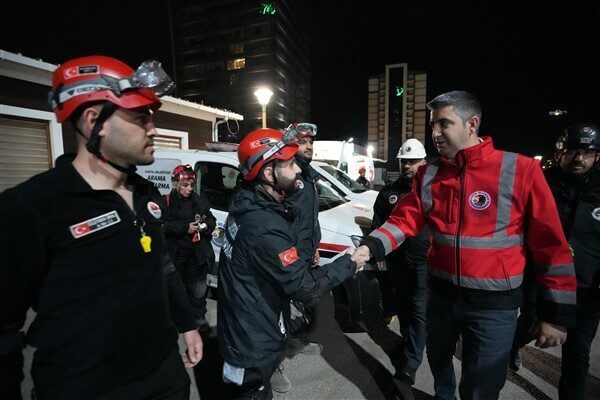 Kartal Belediyesi Afet İşleri Müdürlüğü’ne bağlı 118 kişiden oluşan Arama