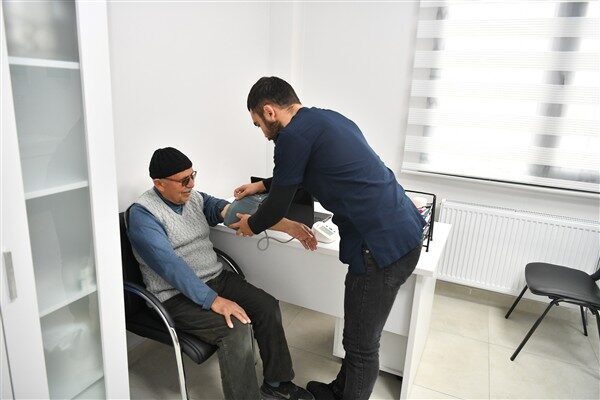 Nejla-Mehmet Çalapkorur Aile Sağlığı Merkezi, mahalleli vatandaşlara hizmet vermeye başladı.