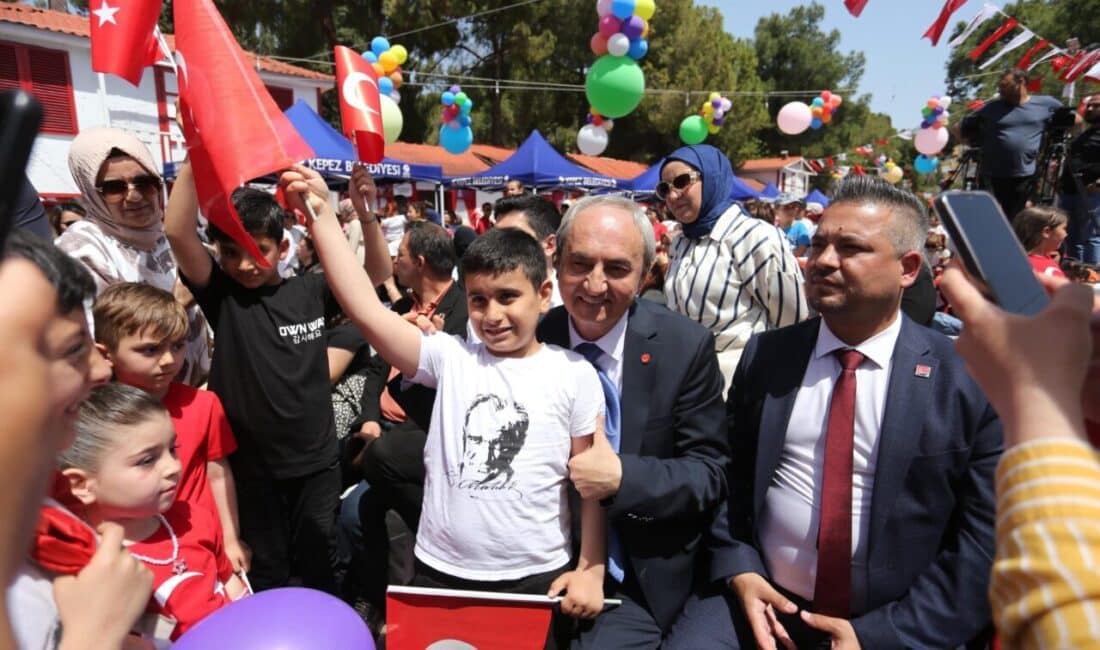 Etkinlikler sırasında, Kepez Belediye Başkanı Mesut Kocagöz’ün de katılımıyla kortej