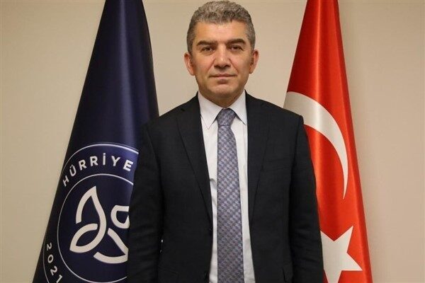Kuruoğlu, “Milli Eğitim’de güven erozyonu yaşanıyor” diyerek, bakanlığın politikalarının öğretmenlerde