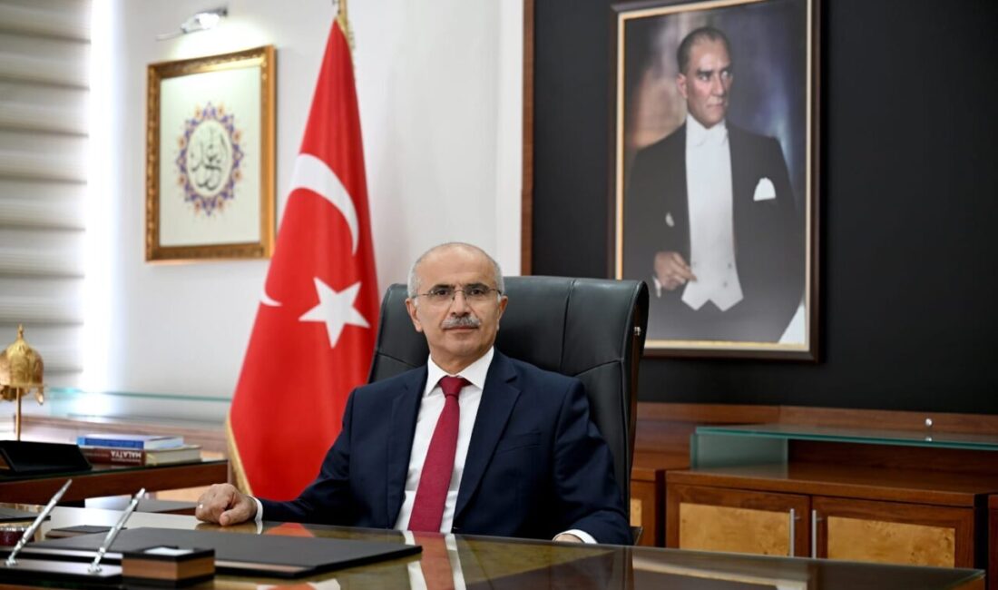 Malatya Büyükşehir Belediye Başkanı Sami Er, Turgut Özal’ın vefatının 32.