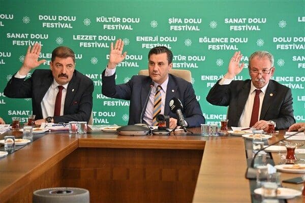 Manisa Büyükşehir Belediyesi Encümen Salonu’nda yapılan toplantıya, Salihli Belediye Başkanı
