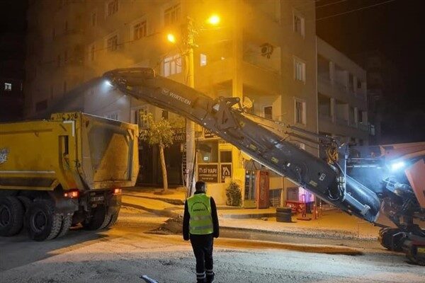 Fen İşleri Daire Başkanlığına bağlı ekiplerin 6. Sokak’ta asfalt öncesi