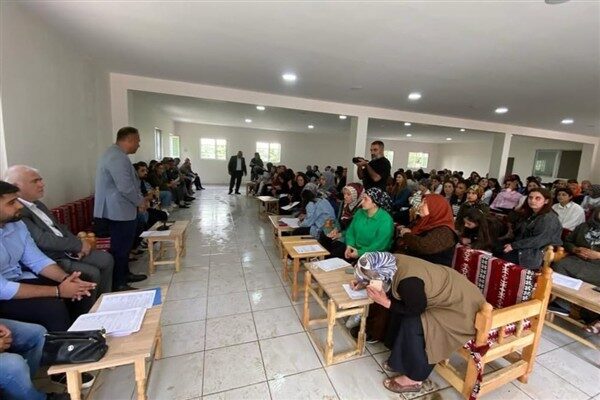 Mazıdağı Belediyesi'nin tamamladığı tekstil fabrikasının bilgilendirme toplantısında, işleyiş, istihdam ve