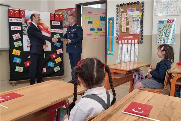 Milli Savunma Bakanlığı’ndan yapılan açıklamaya göre, "İlk Mektubum Mehmetçiğe" projesi