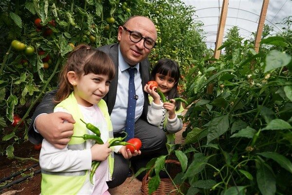 Öğrenciler bu projede, tohumların ekilmesinden hasat edilmesine kadar her aşamasında,