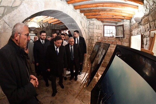 Büyükşehir Belediye Başkanı Memduh Büyükkılıç, Kayseri Valisi Gökmen Çiçek, AK