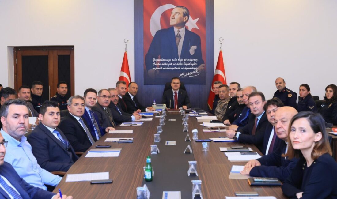 Valilik’te düzenlenen toplantıya, Muğla Valisi Dr. İdris Akbıyık, Vali Yardımcısı