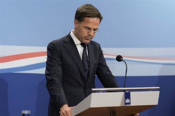 NATO Genel Sekreteri Rutte, Tokyo'daki Keio Üniversitesi'nde öğrencilerle tanışmanın harika
