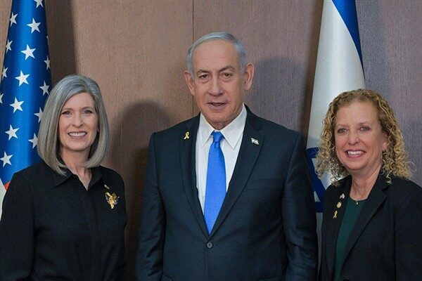 İsrail Başbakanı Binyamin Netanyahu, ABD Senatörü Joni Ernst (R-IA) ve